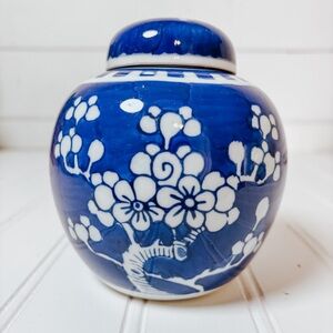 Vintage Blue and White Ginger Jar with Lid | Cherry Blossom Prunus